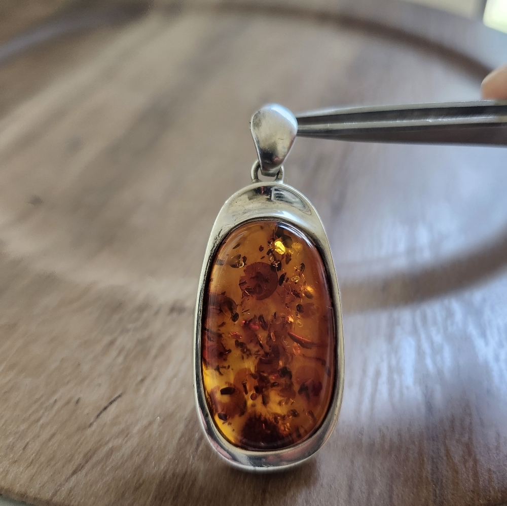 92.5% silver natural amber stone pendent
